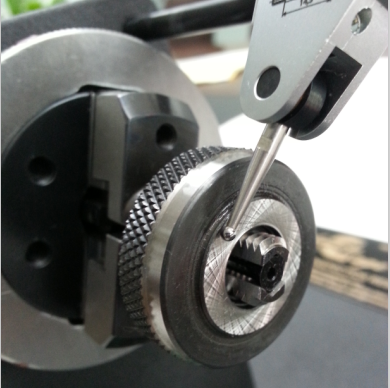 以螺紋為基準跳動(dòng)測量案例